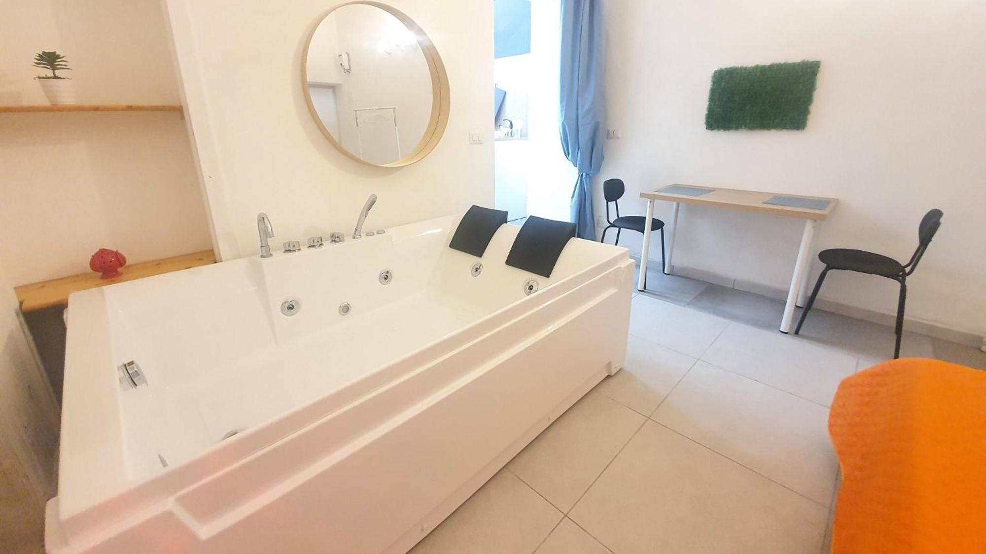 Suite Adriatica Hottube And Sauna Барі Екстер'єр фото